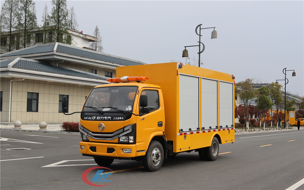 多利卡3.8m轴距电源车150KW